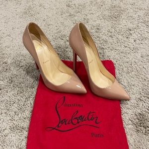 COPY - Christian Louboutin Nude Heels. Size 38.